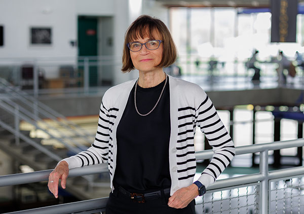 Stephanie Daub Kuzio (CT ’83) visits campus